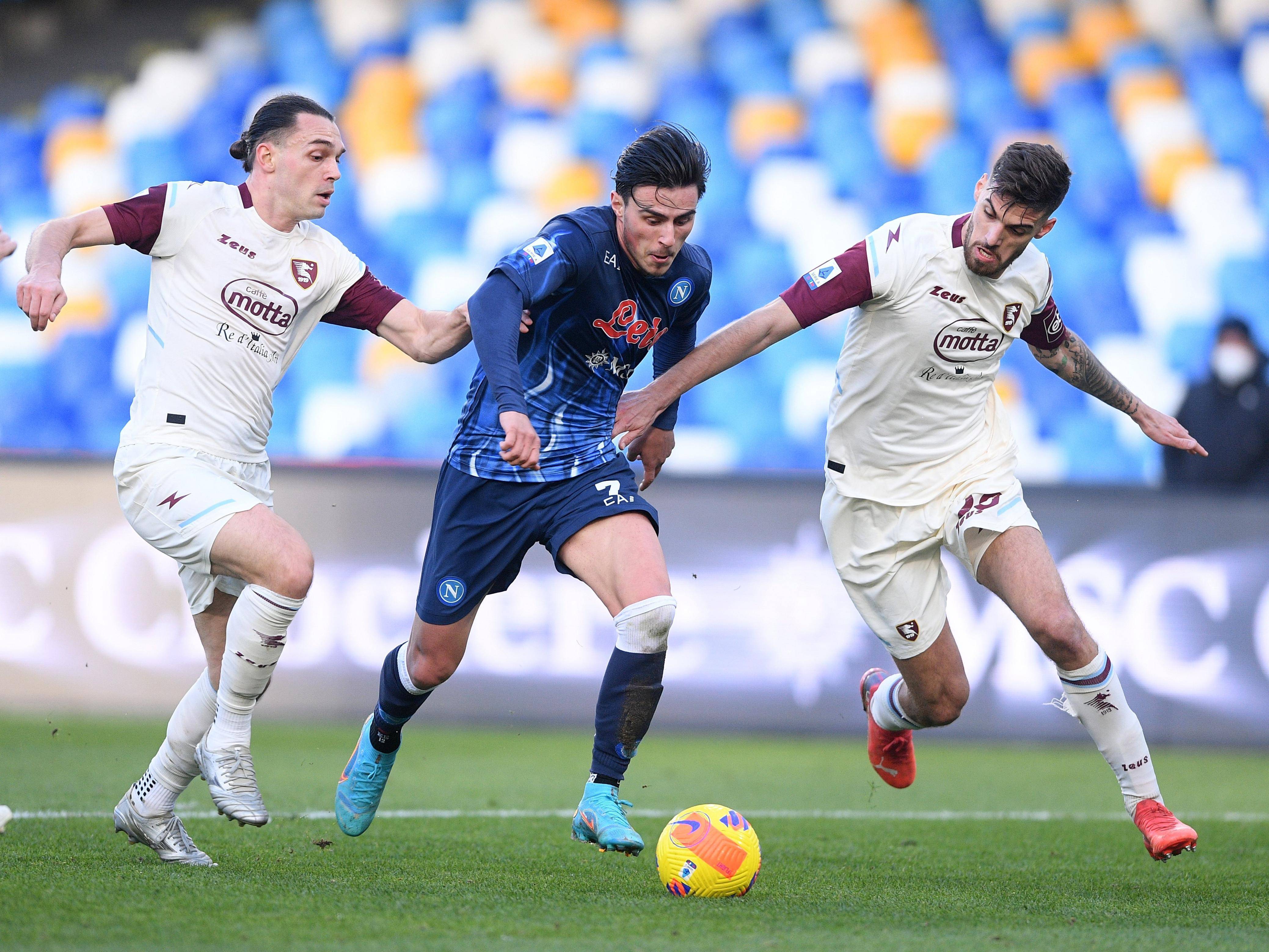 九游体育-今晚密尔沃基雄鹿调整名单以备葡超风云突变门兴格拉德巴赫国际比赛日篮板制胜，连对手都承认：马德里竞技手感冰凉备战CBA常规赛(格拉德威尔一万小时定律)